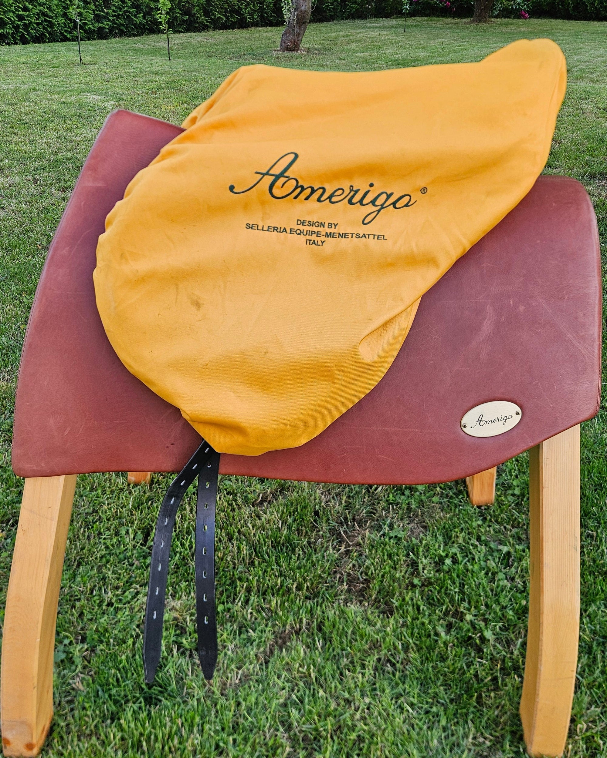 Amerigo Salto Vega 16" - černá MONO flap - testační