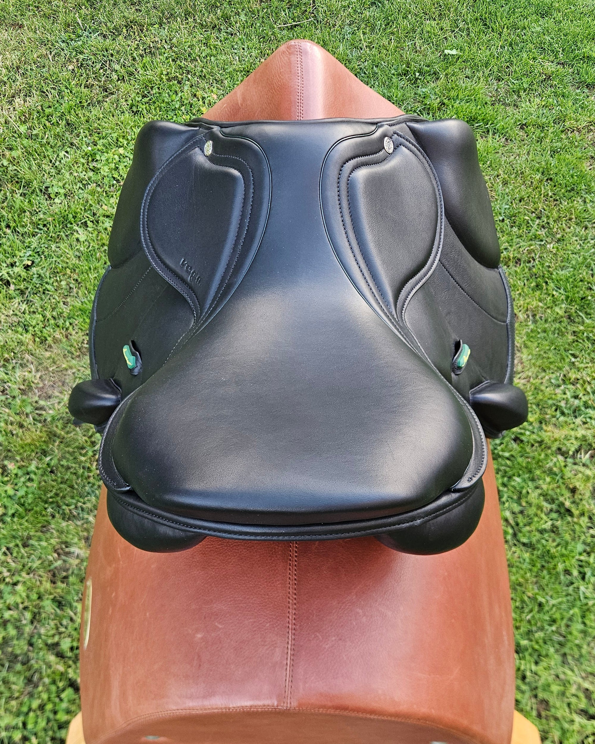 Amerigo Salto Vega 16" - černá MONO flap - testační
