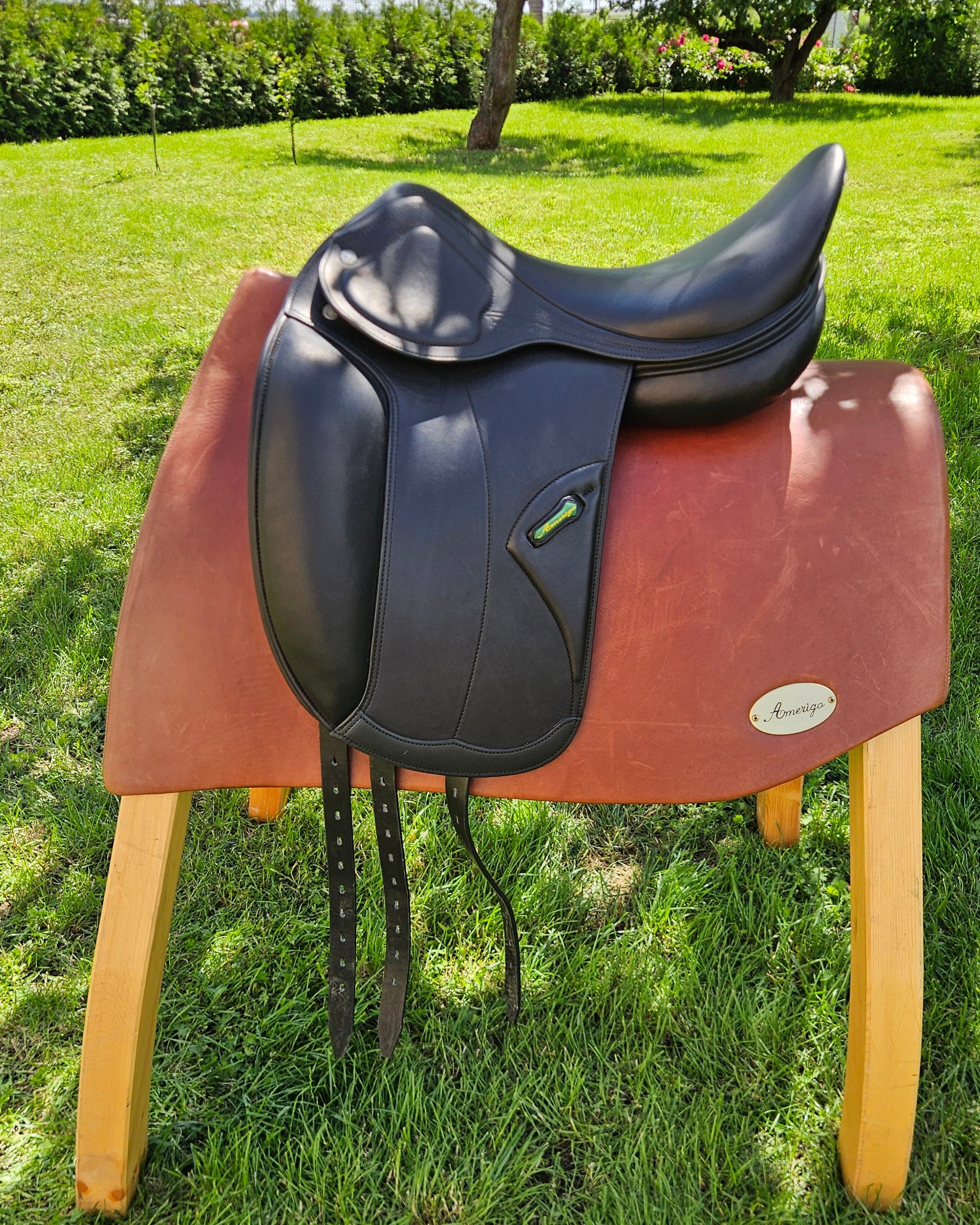 Amerigo HC Dressage 17,5" - černá - testační