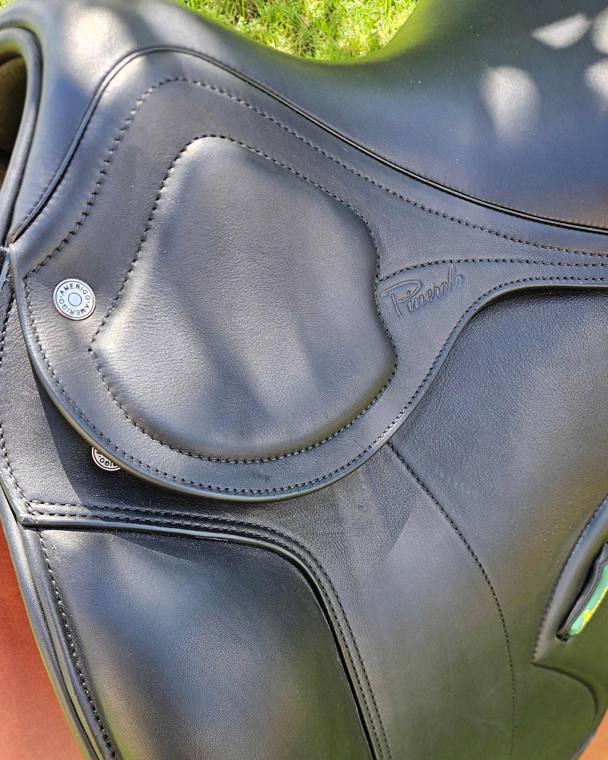 Amerigo HC Dressage 17,5" - černá - testační